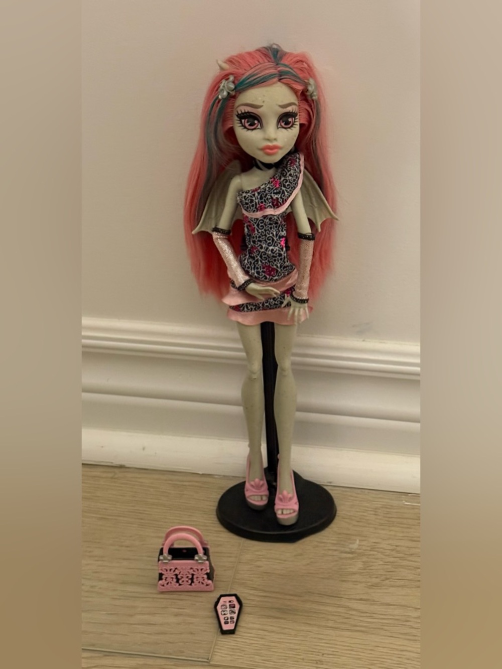 Monster High Rochelle Goyle Ghouls Night Out HTF RARE